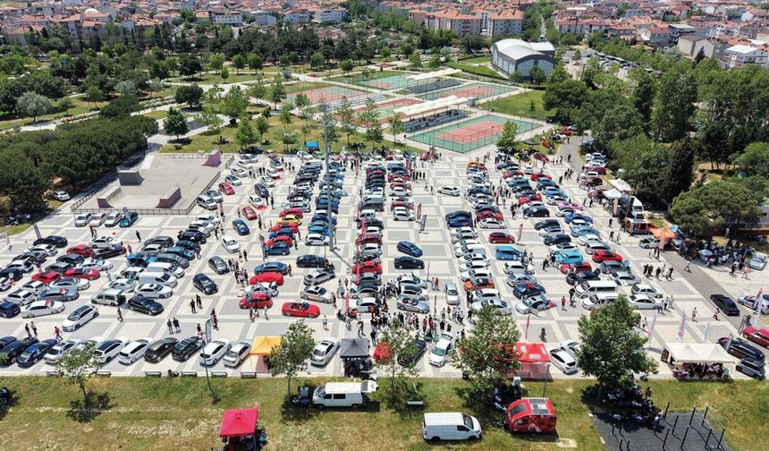 Çorlu’da Modifiye Tutkunları Buluştu: 300 Araç Sergilendi