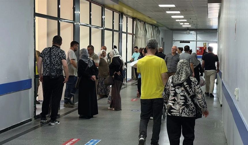 Düğünde Dağıtılan Tavuklu Pilav Hastanelik Etti: 25 Kişi Tedavi Altında