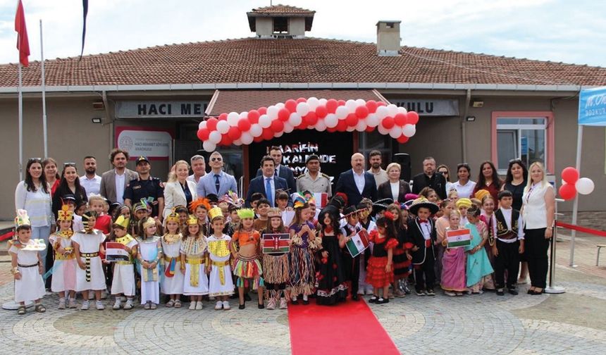 Miniklerden Dünya Turu: Kültürlerarası Yolculuk Sergisi Büyük Beğeni Topladı
