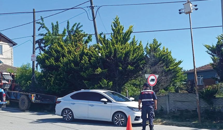 Saray'da Otomobilde Başından Vurulmuş Halde Bulunan Genç Hayatını Kaybetti