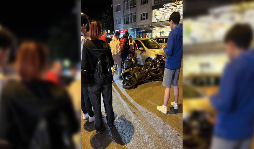 Lüleburgaz'da Otomobil ile Motosiklet Çarpıştı: Kazanın Ardından Gergin Anlar