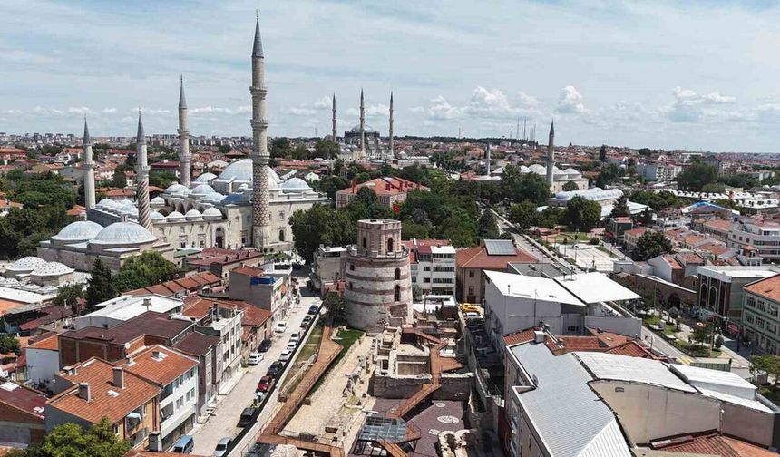 Tarihi kuleyle ilgili dikkat çeken açıklama! "Hadrian'la hiçbir ilgisi yok"