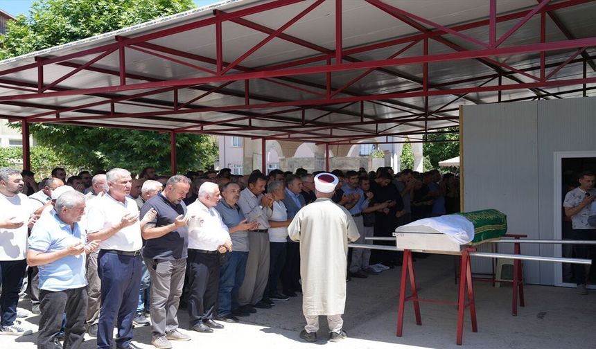 Şehit annesi Latife Şişman dualarla son yolculuğuna uğurlandı