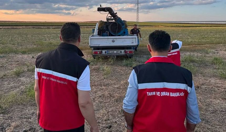 Tarım arazileri için önlem alındı! Çekirgeyle mücadele sahada sürüyor
