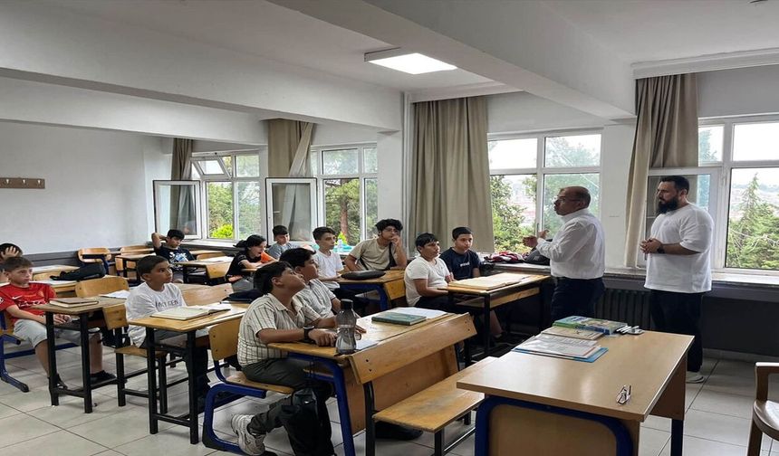 Tekirdağ'da eğitim ve altyapı mesaisi! Yaz kursları ziyaret edildi, yol çalışmaları incelendi