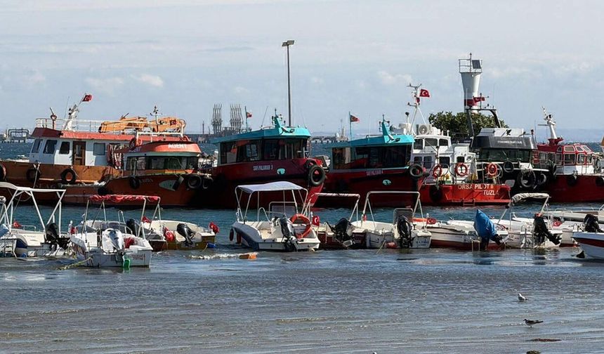 Tekirdağ’daki fırtına eğitim uçuşlarını durdurdu, balıkçılar denize açılamadı